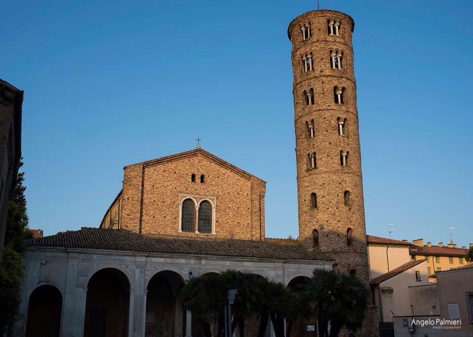 InvasioniPoetic's tweet photo. Arriva a #Ravenna una novità: #InvasioniPoetiche! Curiosi?Vi aspettiamo mercoledì alle 22 a Sant'Apollinare Nuovo! http://t.co/vrUpUlWdlz