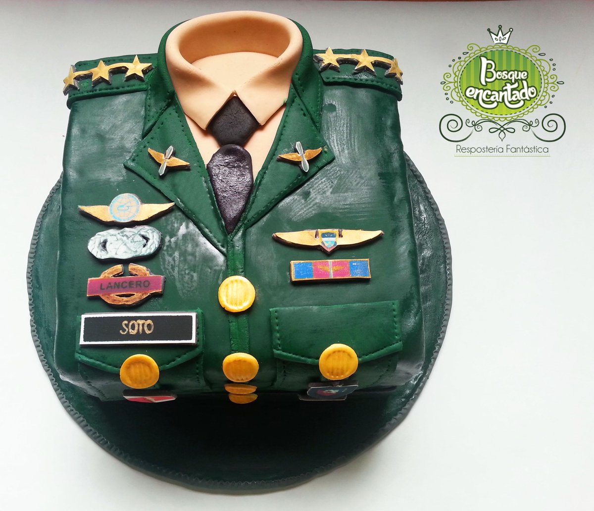 BosqueEncandoRF's tweet photo. #TortaMilkyWay decorada al estilo militar #20DeJulio #CapitánDelEjercito #ClienteFeliz #HappybirthdayCake.📱3116775581 http://t.co/sHqk4trVCu