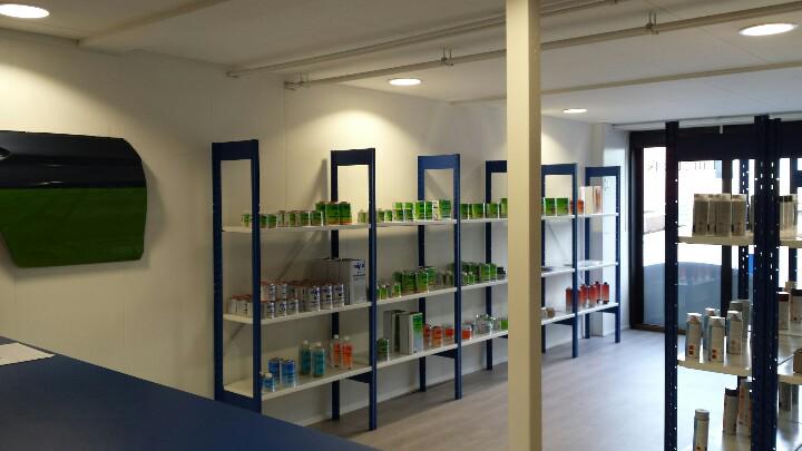Europrofs_NL's tweet photo. Vanaf 22 juli van harte welkom in onze winkel aan de #essenerweg 51a te #kootwijkerbroek. #paint #nonpaint http://t.co/J7cdMTvSX0