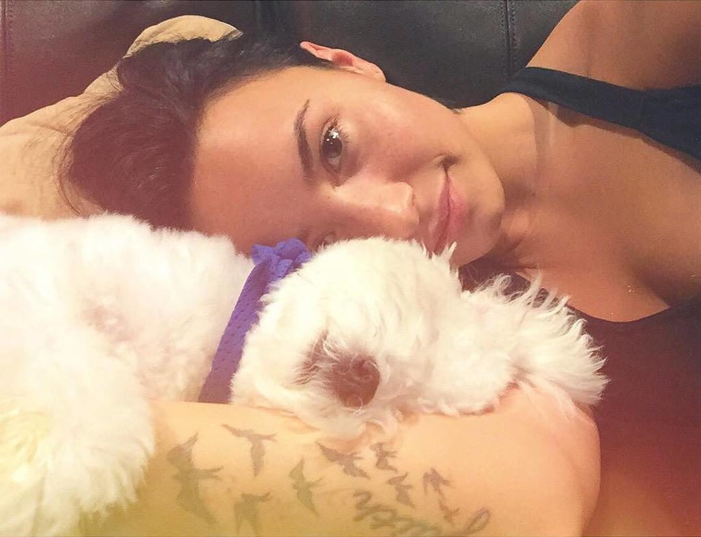 girIslay's tweet photo. dang demi 😳😍 http://t.co/SdxuVZs5IO