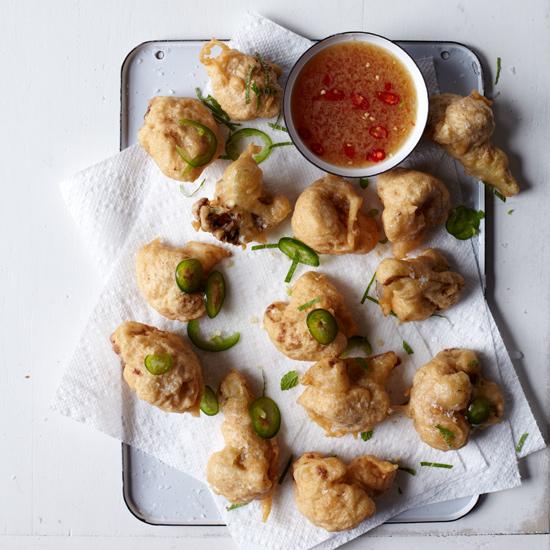 foodandwine's tweet photo. Beer makes batter so much better: http://t.co/KJO82QbYL8 http://t.co/RRHX7SmM2K