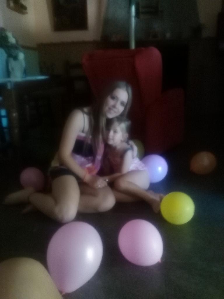 _state0f_mindd's tweet photo. Y se acabó el día. ♡😘 http://t.co/k3e7JDBAeg