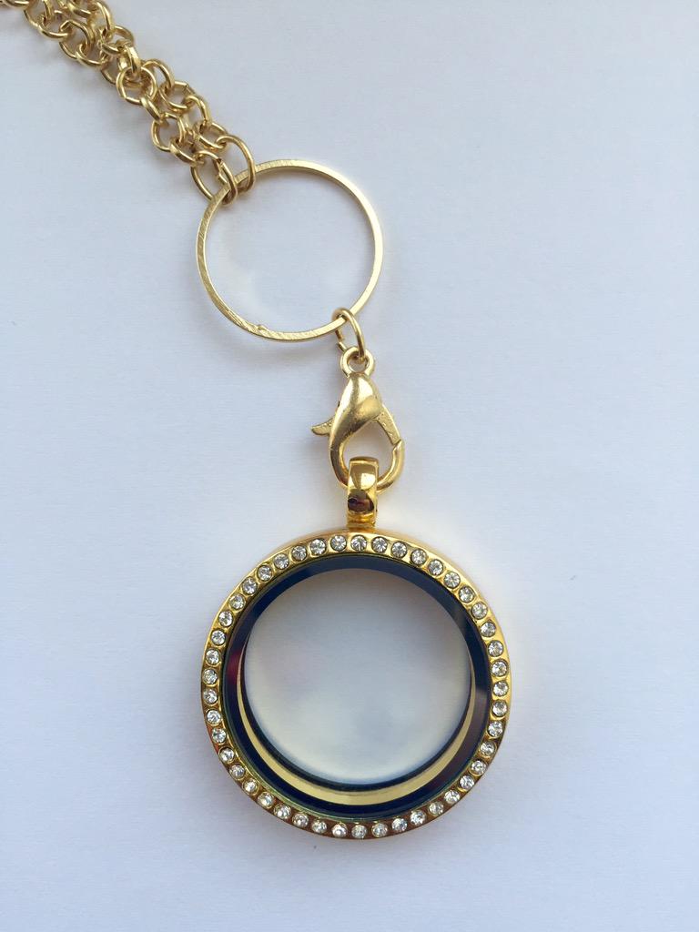 FloatingGems's tweet image. Lots of different lockets to choose from