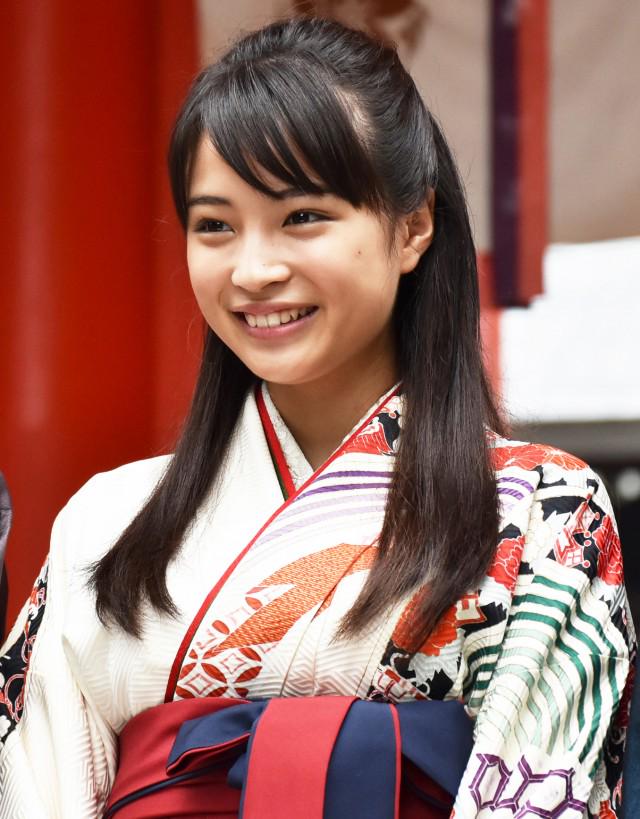 実写 ちはやふる キャスト勢ぞろい 作者 末次由紀先生の想い Togetter