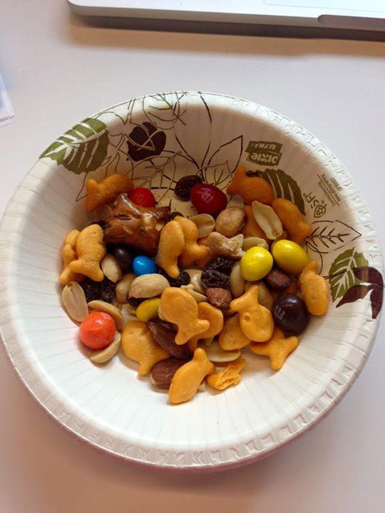 Rondonator's tweet image. Endless free snacks! #NotGoodForMe #NoWillpower 😩😩😩😩😩