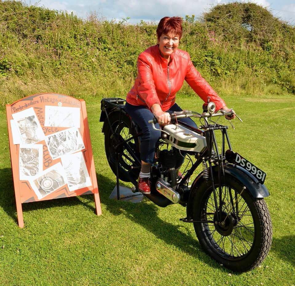 Treginnis_FFCC's tweet image. Check out Ruth Madoc looking super cool at the Lower Treginnis Fete on a bike from @PembsVCMC.Thanks both for coming!