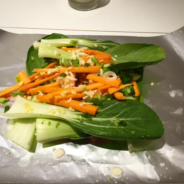 EatLiftLiveWell's tweet photo. New on the blog tonight: 
Eat Lift Live Well: Steamed Asian salmon parcels http://t.co/x9YLFVTWTP http://t.co/QBSZpRHClL