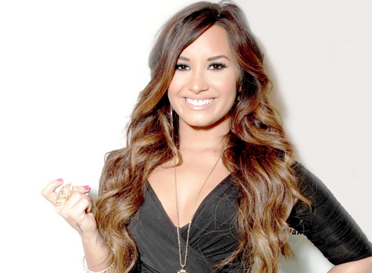 RadioBrasil's tweet photo. F5 da Brasil: Novidade na rádio. Ouça: Demi Lovato - Cool for the Summer. Saiba mais: http://t.co/XuvFW9RHSc http://t.co/osfO0HqX0Y