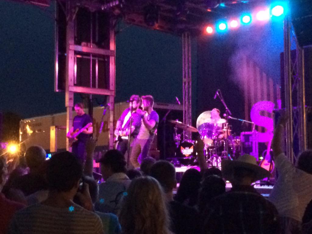 SofiOlsen's tweet photo. @TheSwonBrothers concert last night!! #CedarCountyFair #Nebraska #GreatMusic #GreatTime http://t.co/xueGZ8DOIV