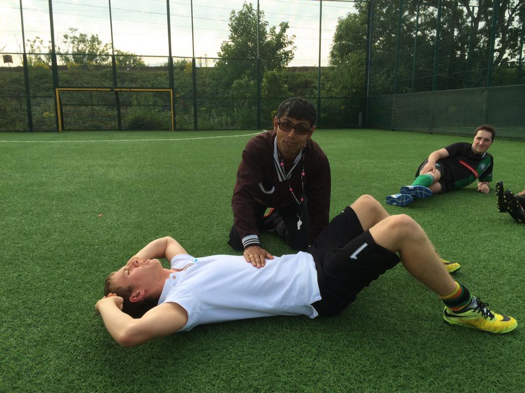 evad324_dave's tweet photo. The lads are shown how to improve their core @AFCMasters @gabzmc8915 #Abs4all #Fitness @ThisisDavina #Dvd http://t.co/tNpBhwEO4J