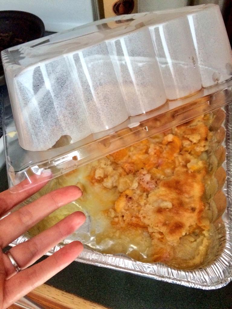 KaylaAndersonTV's tweet photo. My Peach Cobbler is complete and already a quarter gone! #KaylasKitchen๐ http://t.co/e0kLtlKdS2