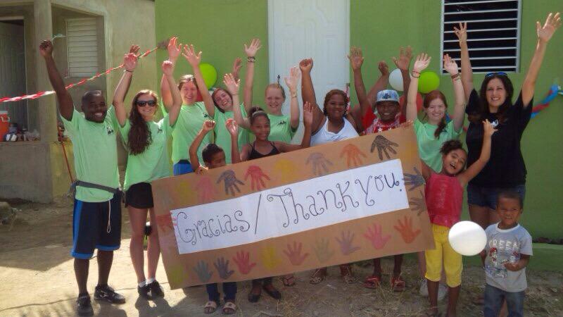 playces_in's tweet image. Our #CLOUDprojects team just completed another housing project in Dominican! We ❤️ Nuevo Renacer. #volunteerabroad