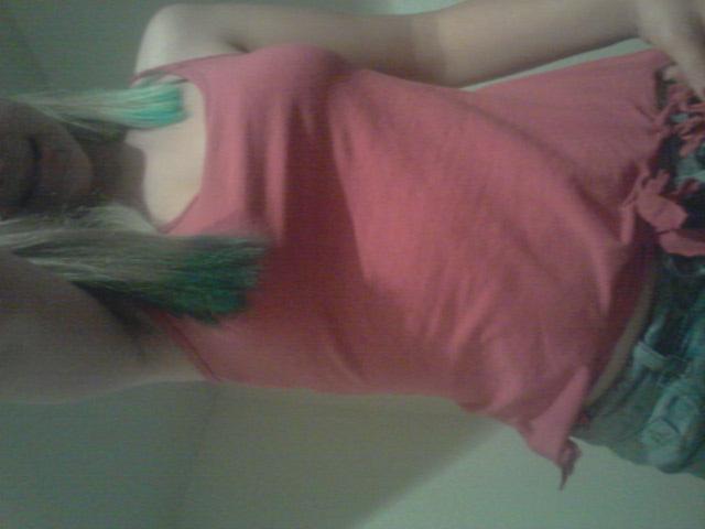 JessicaJosefine's tweet photo. Selbst gemachtes fransenshirt *-* http://t.co/NDLF1biULb