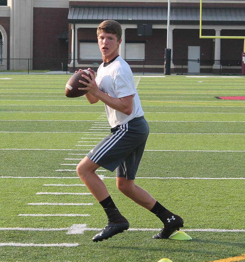 JBtalkinSportz's tweet photo. Gilbert sophomore Tanner Watson working hard at QB1 training. #QB1Performance http://t.co/Vk1q89fe6P