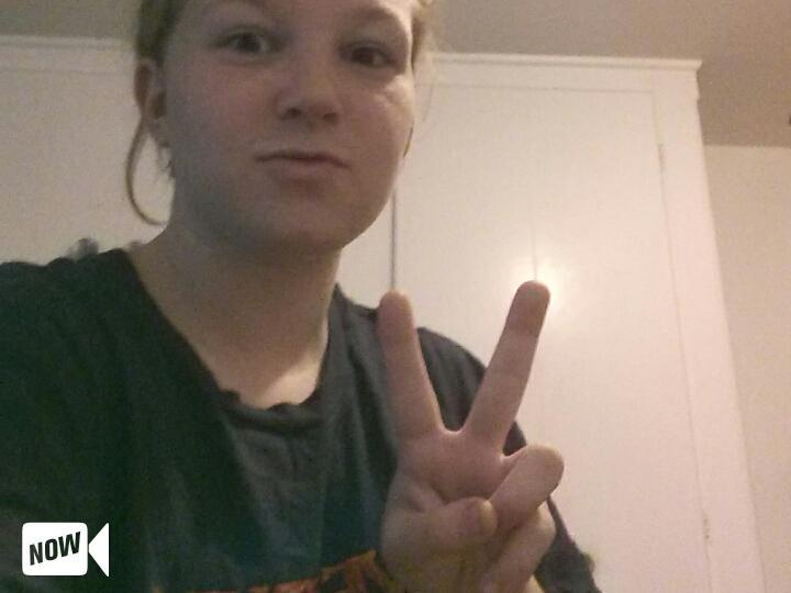🔴 LIVE on #YouNow - younow.com/mikeysidiot13/…