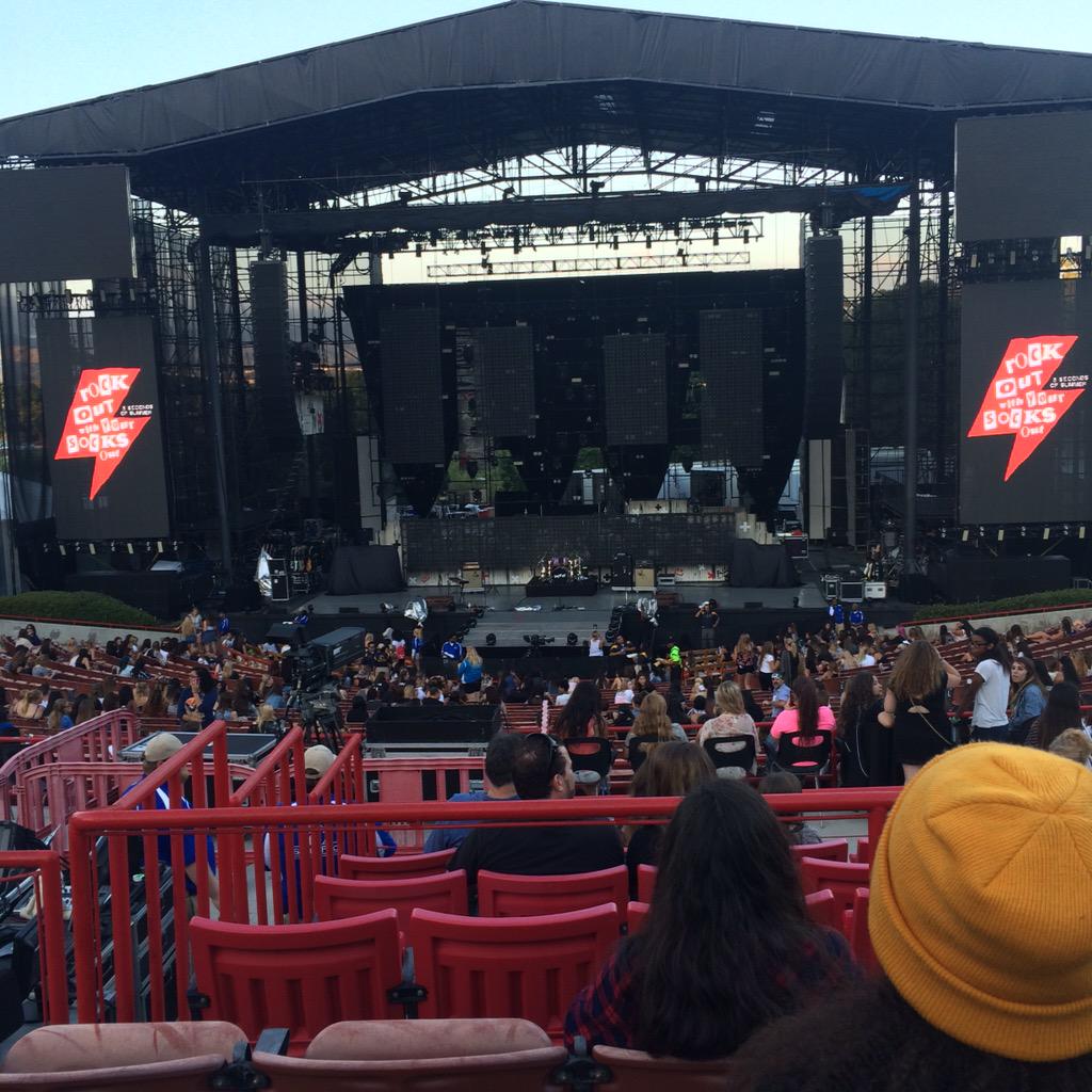 dankdirection's tweet image. HELL YES #ROWYSOIrvine