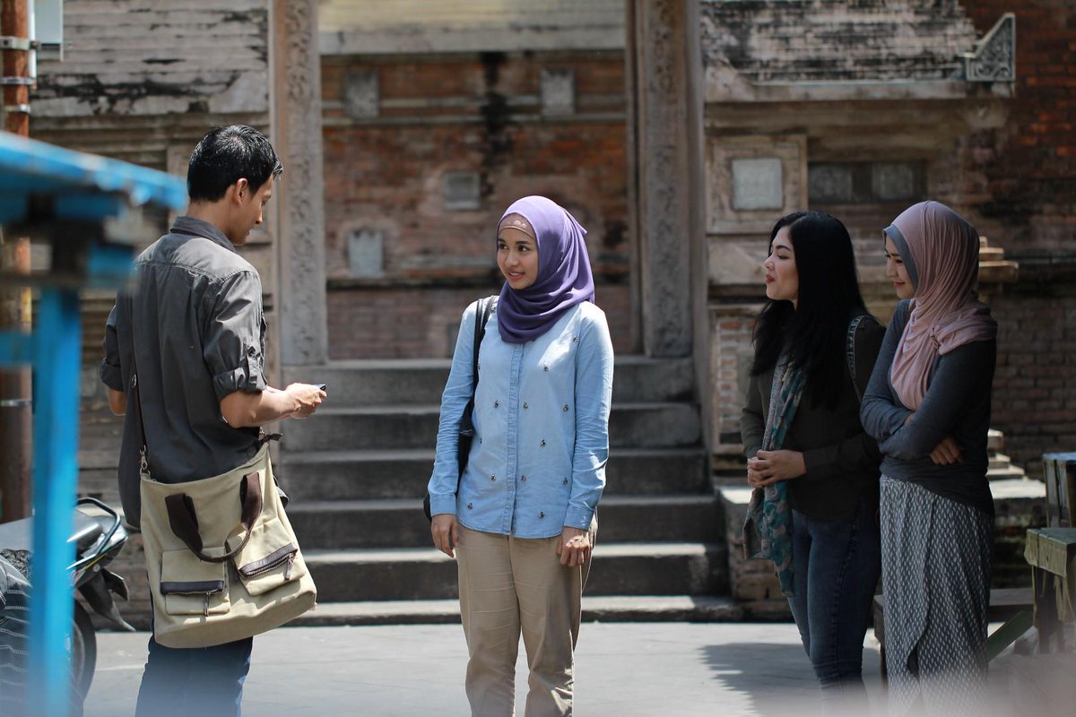 Sebuah kisah mendalam penuh makna #SurgaYangTakDirindukan sedang tayang di bioskop. bit.ly/1M9zjlY