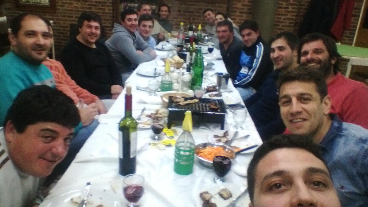 JahCapella's tweet photo. Acá
@facucardinale @danusanz @everindio82 @Alcortudo @juanmapiriz @MatiasGirotti @LuchoSoldi @IvanSaturni @ferrotili http://t.co/kmfXOAiKUY