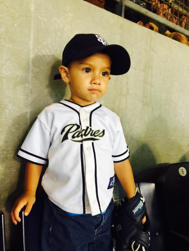 KarloZ619's tweet photo. Love bringing this little guy. @Padres #SDinHD #Padres #CompadresKids http://t.co/fppx2rZMHD