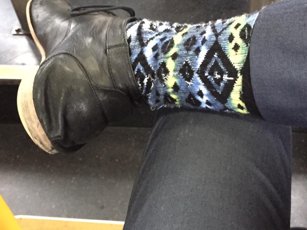 someanalyst_'s tweet image. Playing corporate #sneakysock #coderclass