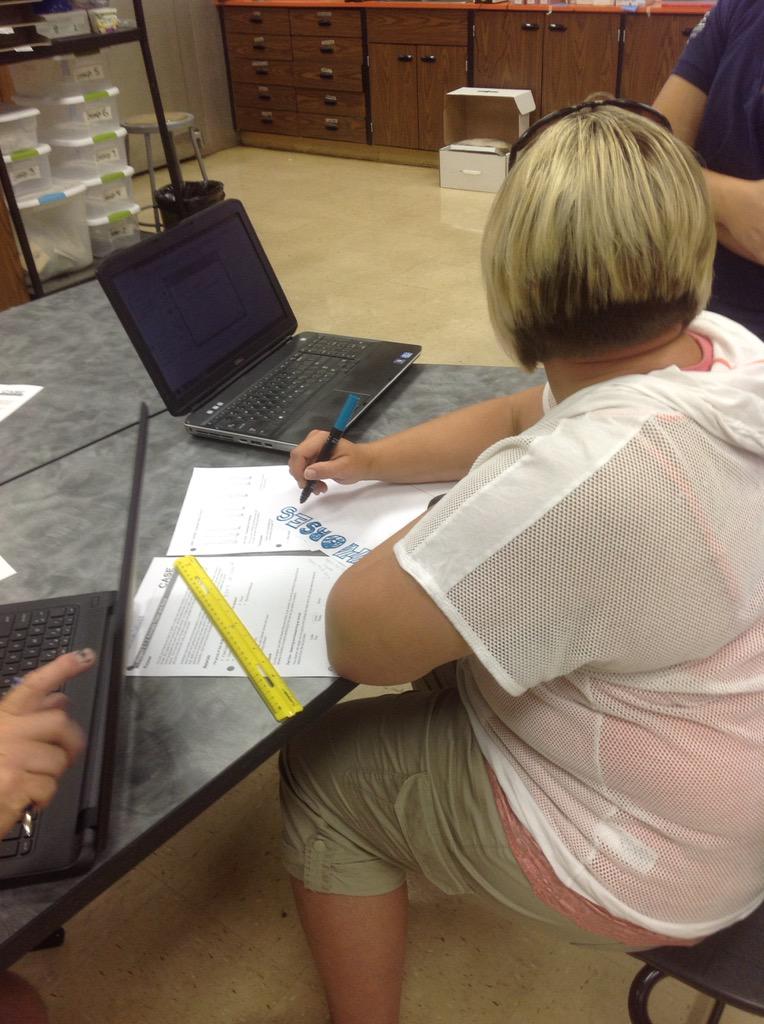 TimRay_AgEd's tweet photo. Investigating animals then and now at CASE ASA Washington #case4learning #CASEASA2015 http://t.co/wL1pBT2jVa