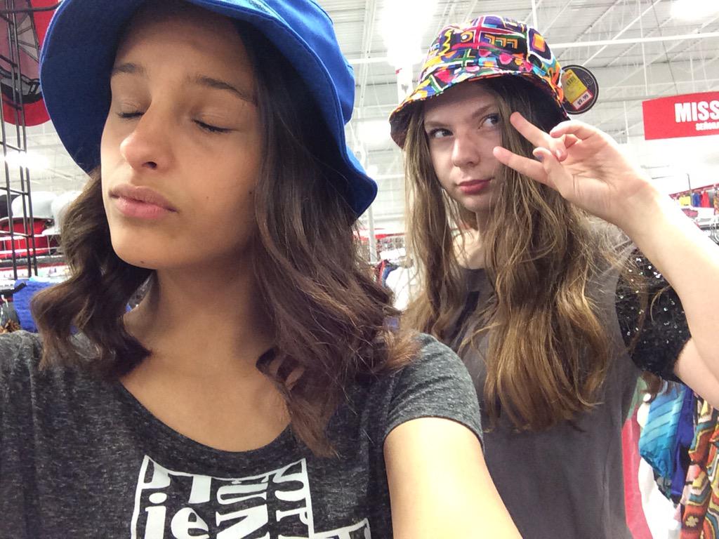 btwcar's tweet photo. #CamGirlsAreBeautiful @camerondallas confident because of cam http://t.co/PPQOil7zNK
