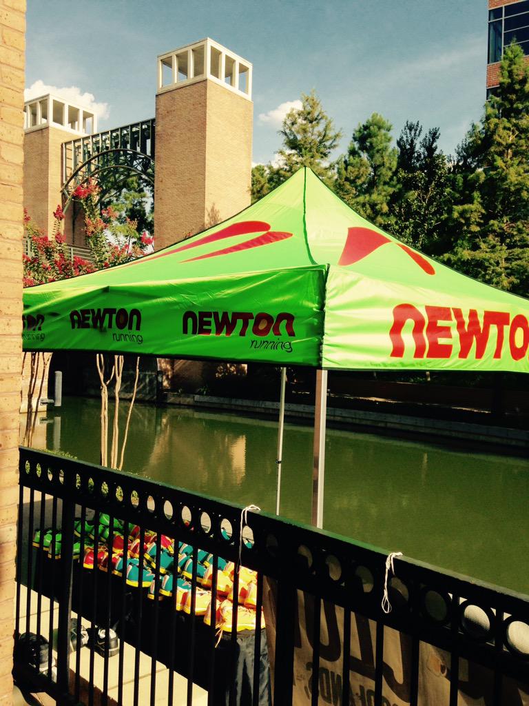Newton_DFW's tweet photo. It's hot, but we're still running here in The Woodlands @TheGoosesAcre1 #FleetFeet #FeelNewton http://t.co/L7DBdSAgNn