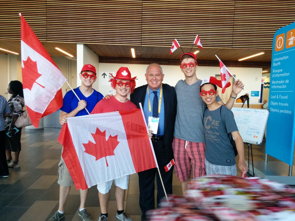 juicetinyeung's tweet photo. Chillin with our boy @frankscarpitti @SirVenus @Matmanyer @j1313p #markhampachi http://t.co/JizAhFHDNd