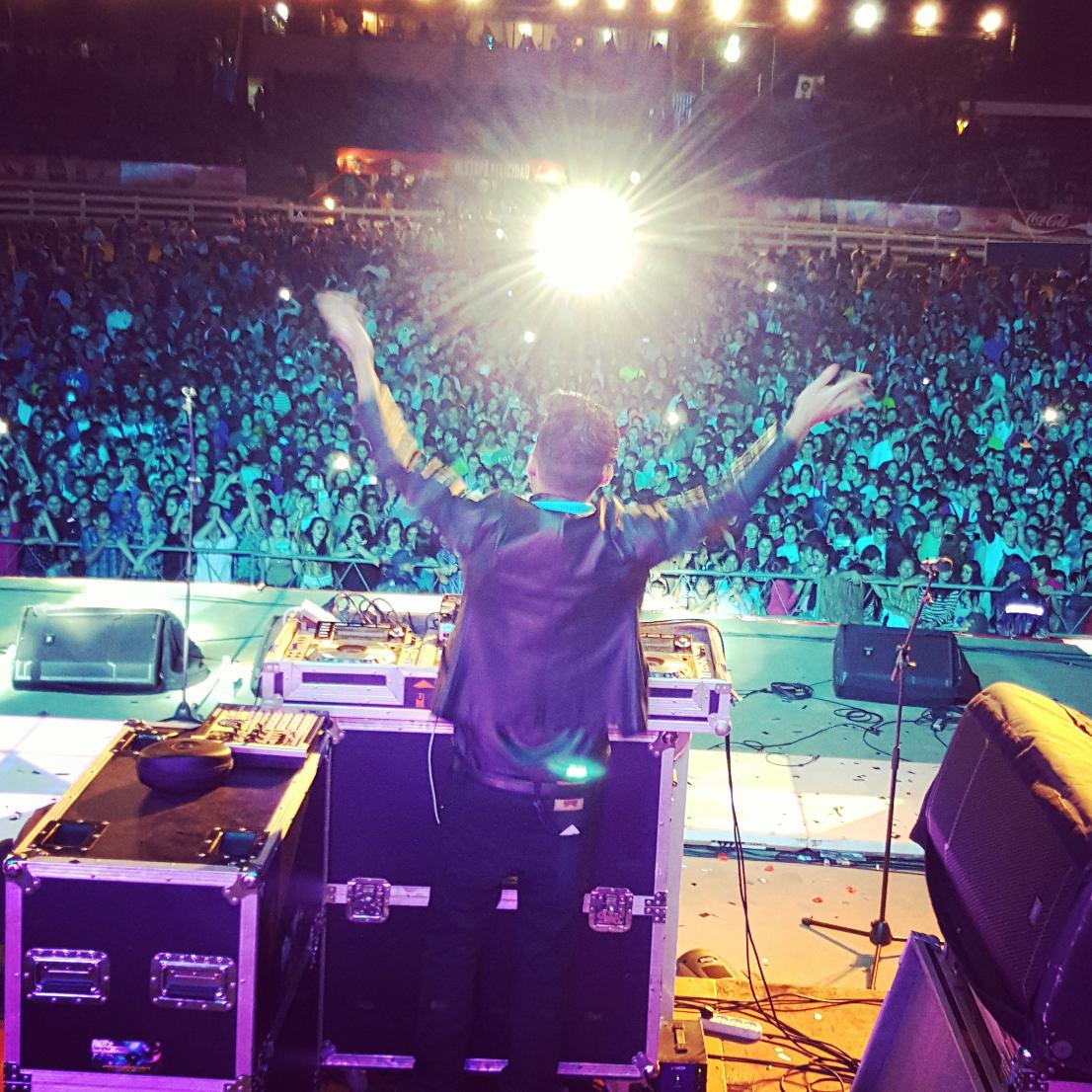 audioiko's tweet photo. #Expo2015 #ParaguayMusicFestival #CocaColaInConcert gracias Mariano! http://t.co/Nz05A4KSO2