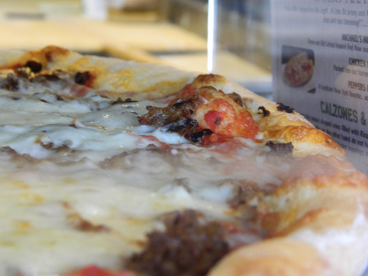 bbpizzaparlor's tweet photo. What's for dinner tonight? We're thinking pizza! Stop by and grab a pie! #bbpp #bbpizzaparlor http://t.co/GgF32LRDx8