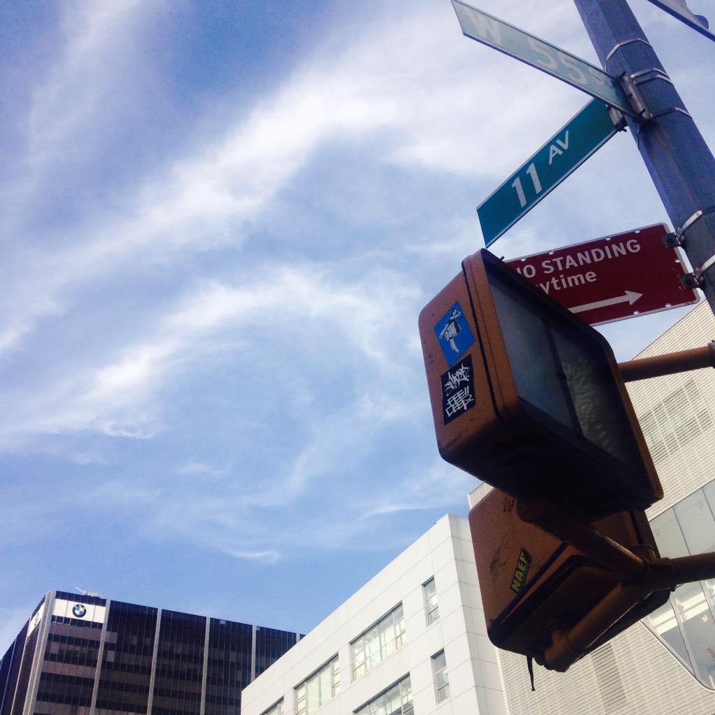 amssssssssssss's tweet photo. ✋🏼🚶🏻#manhattan #NewYork http://t.co/80EfDmyGMv