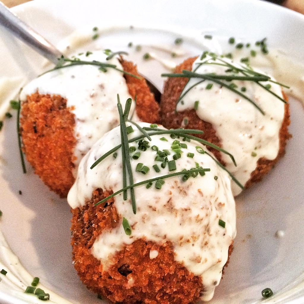 MichaelChelus's tweet photo. Arancine w/citrus, fennel, scapes &amp; goat cheese fonduta at @auntrosies @pvroman @seantothefuture #nittanyepicurean http://t.co/w5PPRJXHt2