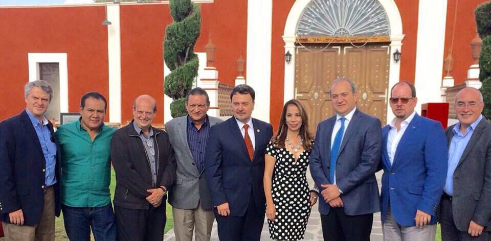 Apertura de temporada de chiles en nogada, ex presidentes <a href="/Jair_Rivelino/">Jair_Rivelino</a> <a href="/canirac/">CANIRAC NACIONAL</a>