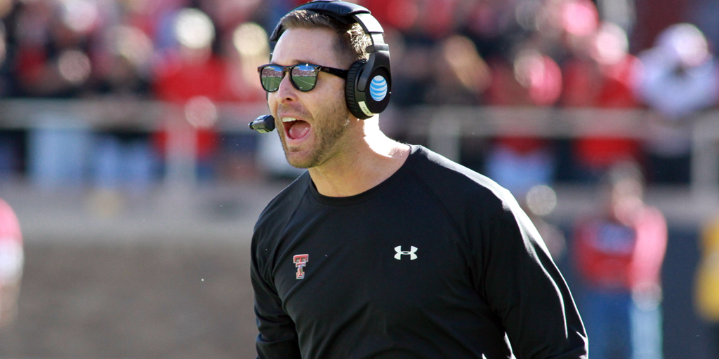 theScore's tweet photo. Texas Tech's Kliff Kingsbury on quarterback duel: 'We have two guys that can win games' http://t.co/RRMWHxzDvF http://t.co/tEUfcZdMaq