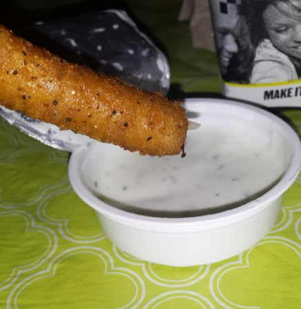 BuzzFeed's tweet photo. 19 things only people who are obsessed with ranch understand http://t.co/QDV0R5E1aw http://t.co/jnzn735LBr