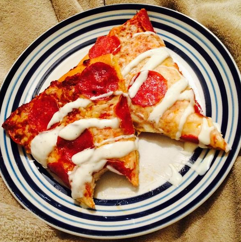 BuzzFeed's tweet photo. 19 things only people who are obsessed with ranch understand http://t.co/QDV0R5E1aw http://t.co/jnzn735LBr