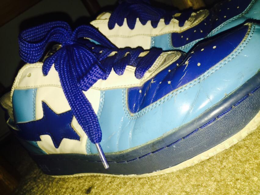 ybthelurk's tweet photo. Uncle Ricky had the rare bape kicks had too snap a flick #fatstrings http://t.co/LQPDvdkpWk