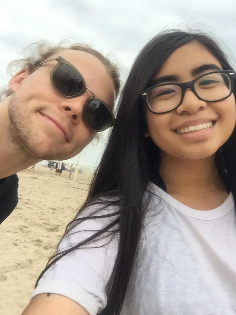 5SOSUpdate247's tweet image. Ashton with @downfaced today in Irvine! 20.07.15