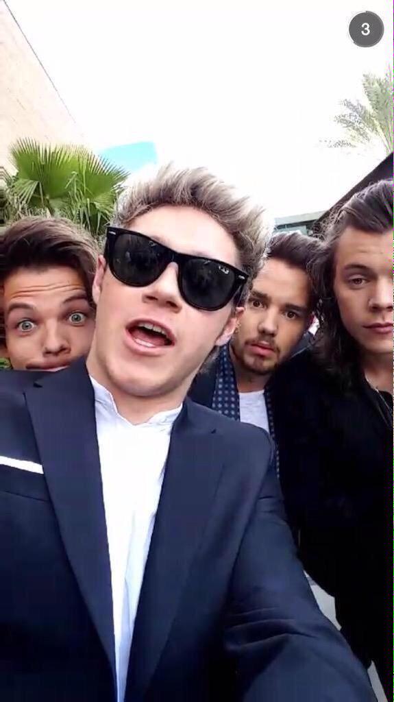 babyxmoo's tweet photo. Let's thank Niall for taking 5/5 selfie in every single moment !!
.
.
#NiallAppreciationDay http://t.co/6kTxuGE6m9