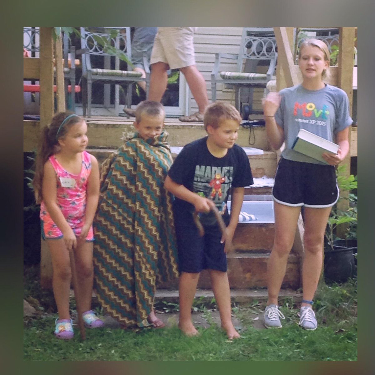 chapelsummerxp's tweet photo. Miss Maggie, with some special helpers, teaching about GETTING READY for the good news of Jesus! #chapelsummerxp http://t.co/PScWkeXIGD