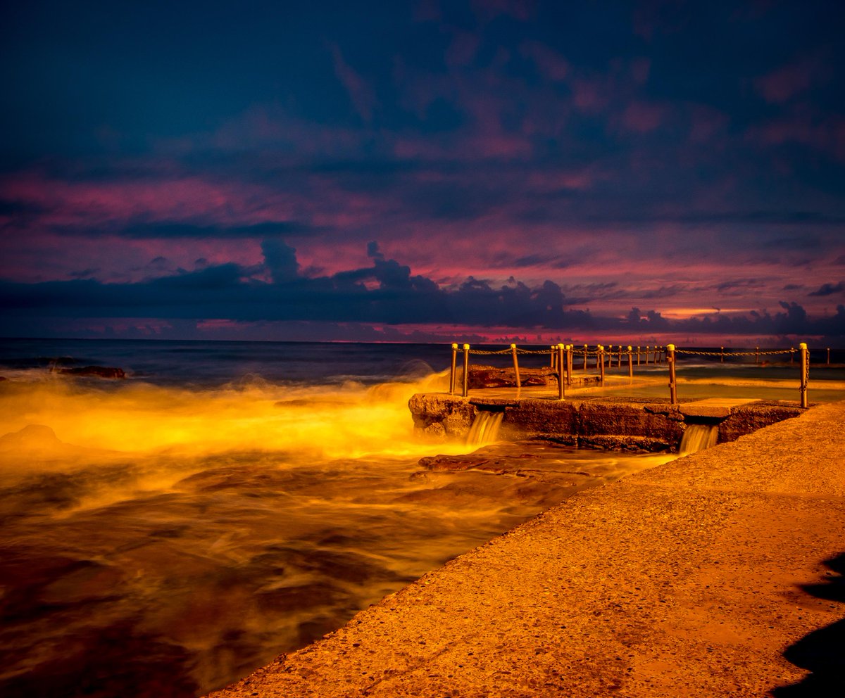 Hello_wander's tweet photo. Beautiful sunrise in the Northern Beaches, Sydney #TravelTuesday http://t.co/bxzwNRmjGy