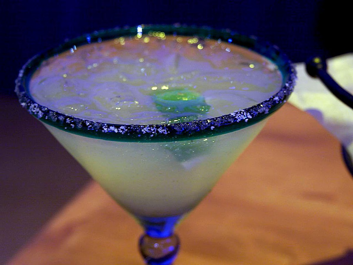 BarHillScranton's tweet photo. Forget cooking dinner tonight! Stop by for fresh fruit margaritas and soft tacos! http://t.co/OBdeC2GiUu