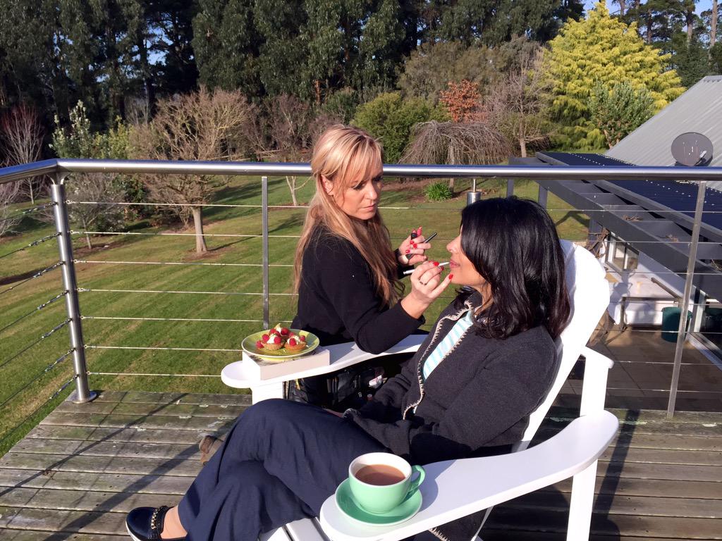 marsy_makeup's tweet image. Amazing few weeks looking after the amazing @Anjum_Anand #work #cook #spicetailor #makeup #greatfood