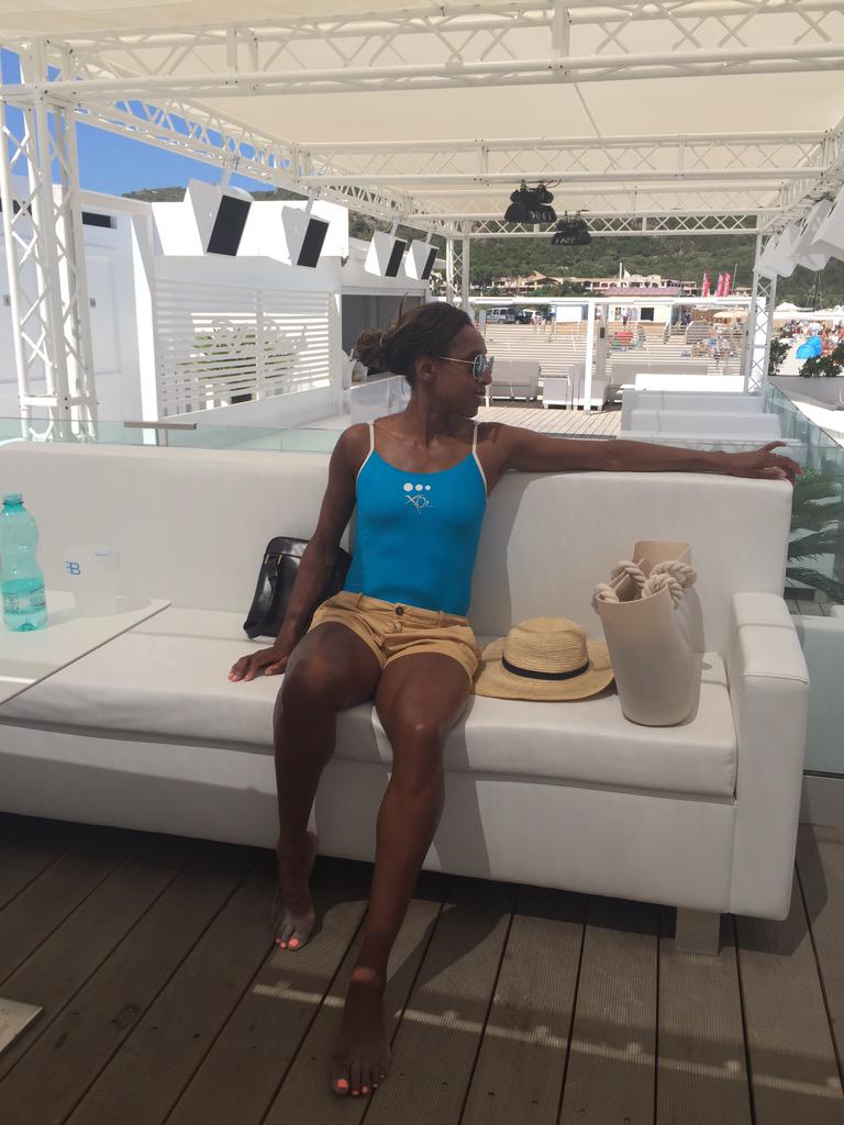 xo2world's tweet photo. Olympian @dianemodahl wearing Xo2 swimsuit and shorts at the after surf @DEADLEGACY1 @DMSF_UK @jetsonsurfboard http://t.co/kAx5Bggmwj