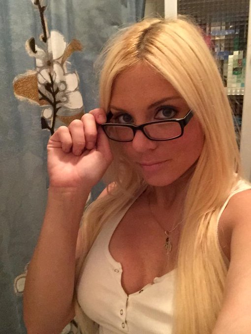 Letting my inner nerd shine bright tonight! <3 http://t.co/MFctJsK2vs<a href="/tag/sdpride"class="tags"><span>#sdpride</span></a>