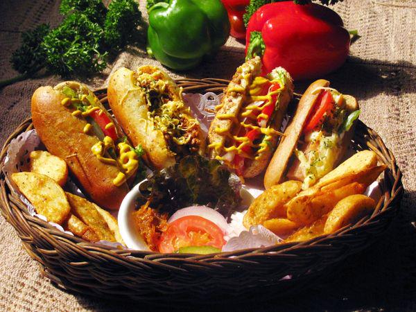 ScoopWhoop's tweet image. 15 #food places in Delhi that are perfect for a #PostBreakup binge: bit.ly/1OML68n