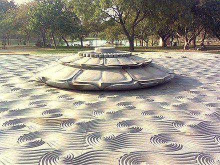 dixitsudhir12's tweet photo. @ShashiTharoor Will our #PeoplesPresident get a place among equals. #RajGhat ShaktiSthal @narendramodi #RIP_KALAM http://t.co/UPhvwZdrm4