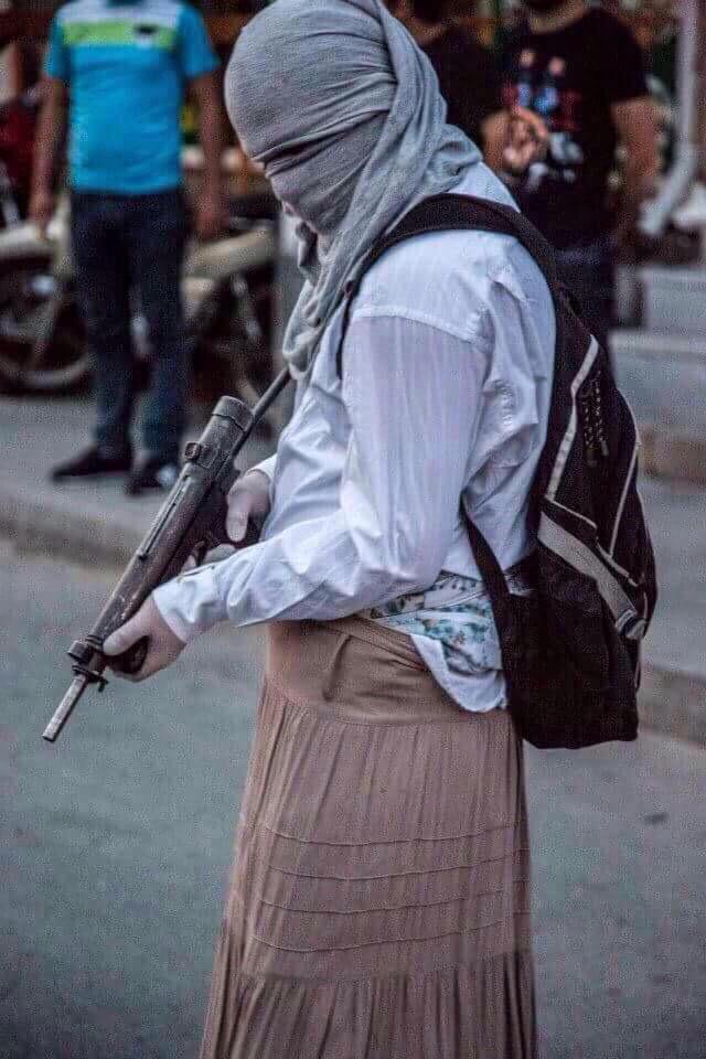 DEMİRTAŞ; " Tabutun Üstündeki Bayrak, Suçlarınızı Örtmez." Diyor.

Etekte Sizin Kalleşliğinizi Örtmüyor GAVAT'lar...