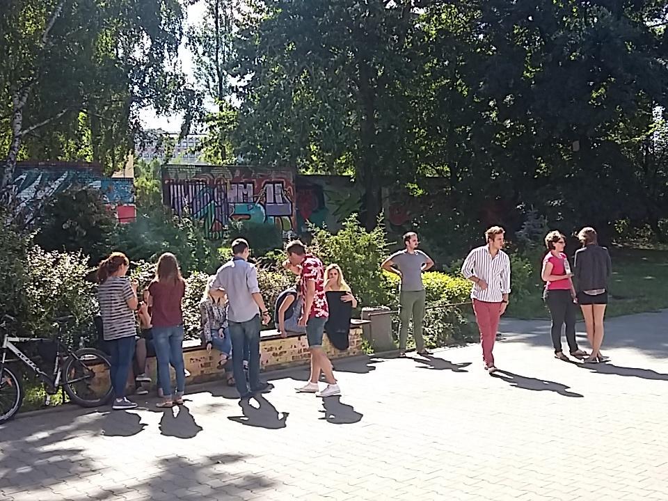 plschooluj's tweet photo. Przerwa w nauce języka polskiego 😉 Ale piękna pogoda! 
#school #Polish #language #Poland #people http://t.co/VLS3mLmO7H
