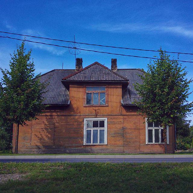 FloraBaker's tweet photo. Latvian wooden house goals. #mustlovefestivals http://t.co/CAQkEMPht3